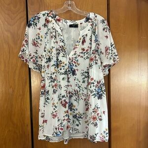 Tahari Floral Blouse size 1x
